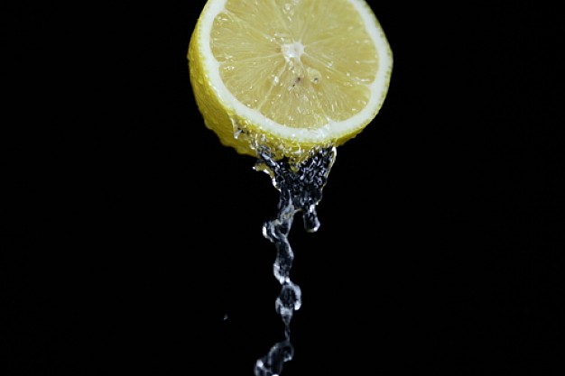 goccia-di-succo-limone-fetta-di-limone-limoni_3106874